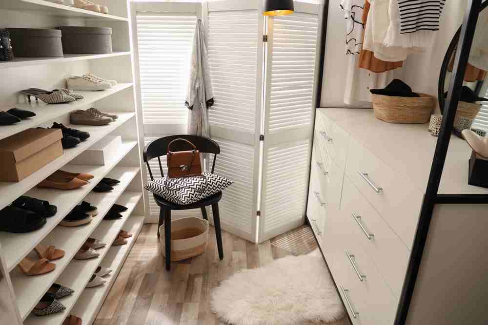 Closet Storage Ideas | Helping Hands Cleaning Services in Clarendon Hills IL